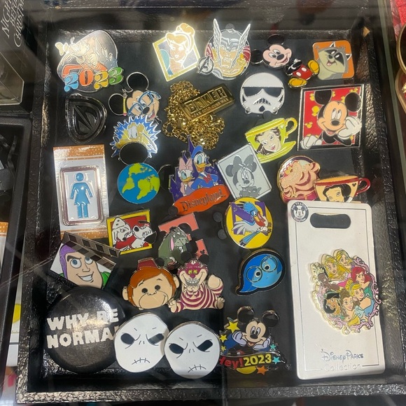 Disney pins - Picture 7 of 7